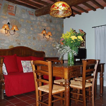 Gasthaus Il Poggiolo Di Parrano Exterior foto